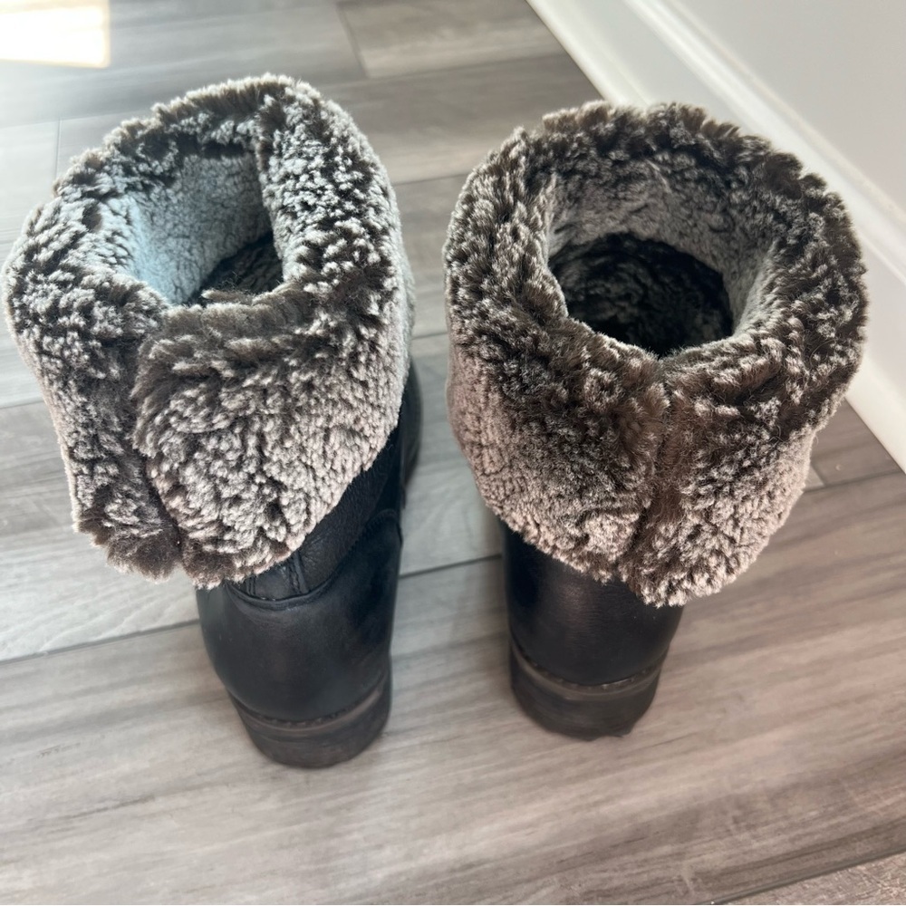 Blondo Black Leather Fold-Over Fur-Trim Ankle Boots - 10M - Picture 5 of 12